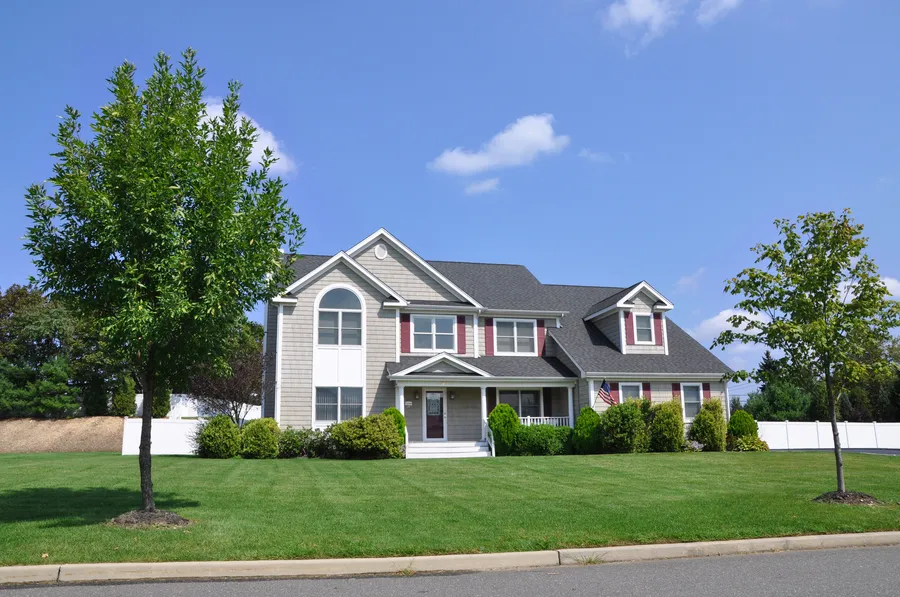Expert Front Yard Landscaping Weymouth, MA Expert Front Yard Landscaping Weymouth, MA